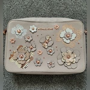 Michael Kors jet set crossbody bag